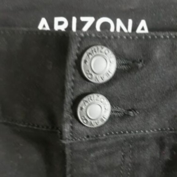 Arizona Womens Shorts Plus Size 16.5 W32.5 cuffed Hem Stretch MIDI Black - Picture 6 of 8